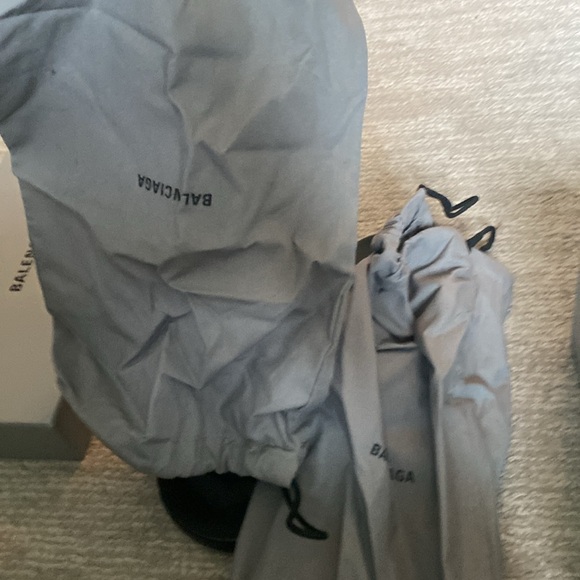 Balenciaga New York Pool slides womens Eur 40 size 9/10 black color - Picture 9 of 9